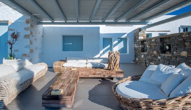 R 1498 Superior Villa with Private Swimming Pool – Best Available Rate in Paros
