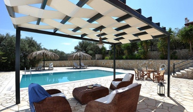 R 627 Master Villa with Private Pool Breakfast Included