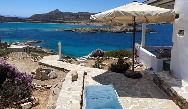 Recently built, charming, Cyclades type house with panoramic view of the Aegean in Kykladen