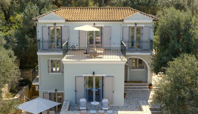 Relaxed Island Living | Spacious Paxos Villa in Gaios