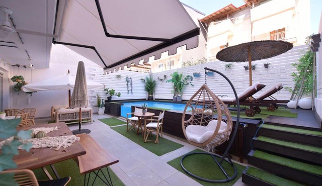 Retro luxury rooms in Katerini