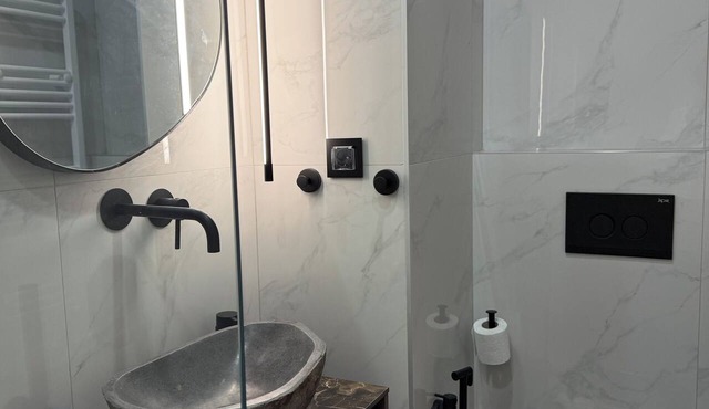 RO | Refined Relaxation | Private Courtyard with Jacuzzi