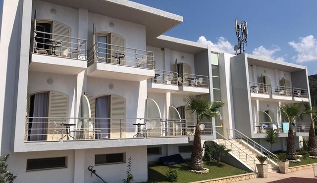 Royal Blue Hotel in Dhërmi