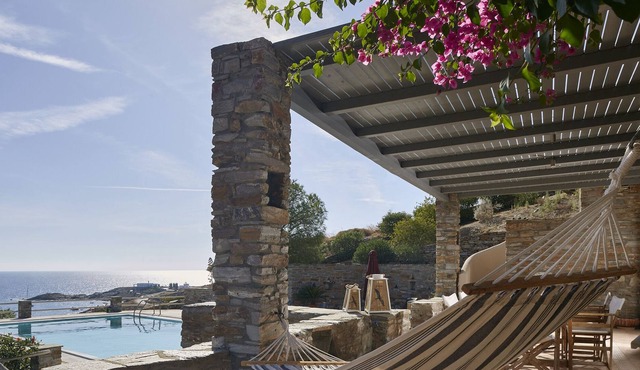 Salt House - Luxurious Accomodation with pool next to Koundouros Bay in Koundouros