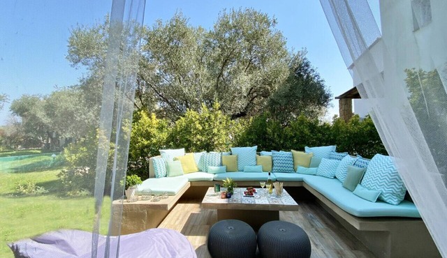 Salty Olive Cabana by RentalsPro - Akti Salonikiou