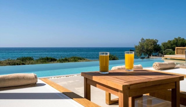 Salvia Luxury Collection Suites in Lakkoi Skalotis