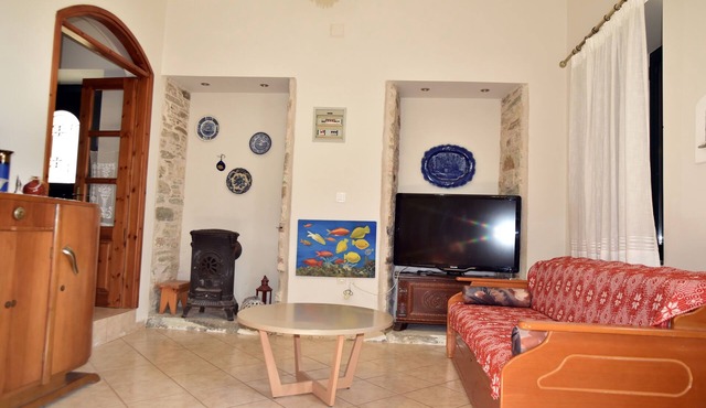 Samos Old Village House – 3 BR Maisonette by MPS