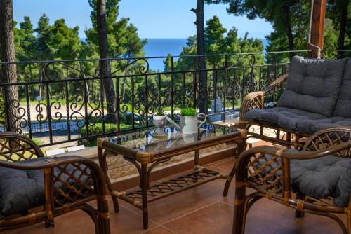 Sani Villa Elmira