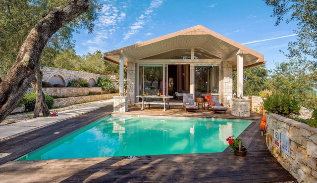 Scented Garden - Luxury Villa with private pool