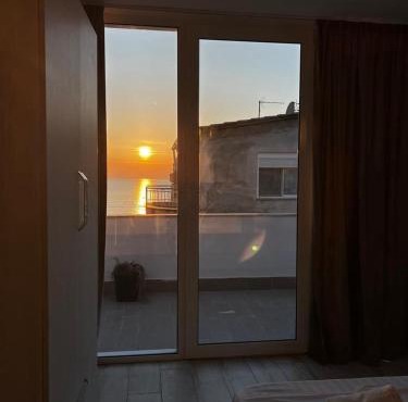 Sea Breeze Apartment