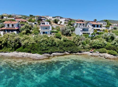 Sea front condo on the Gulf of Pagasitikos in Marathos