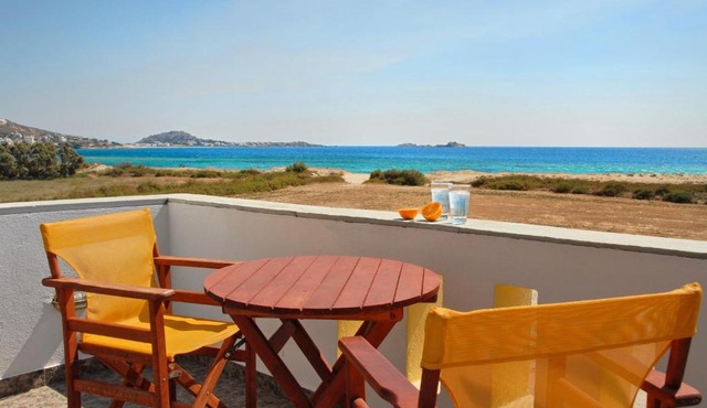 Sea Melody Studios in Plaka