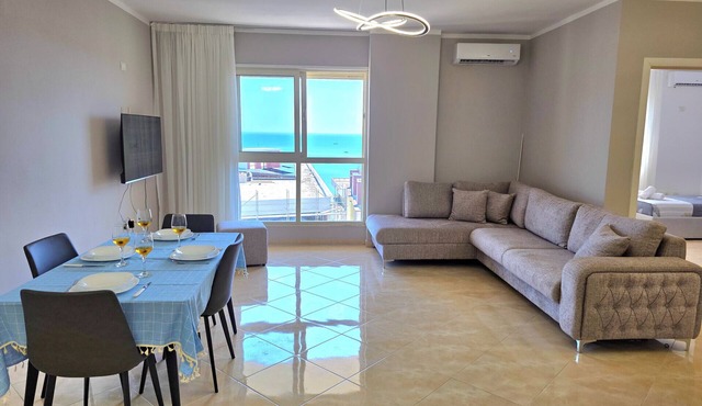 Sea View Apartment in Durres Beach 100