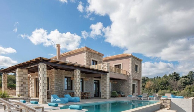 Sea View Villa Mia Casa with Private Pool, Ping-Pong & BBQ in Mylopotamos
