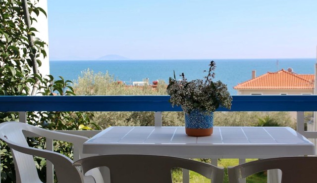 Seaview Studio Helen No 15 in Xiropigado