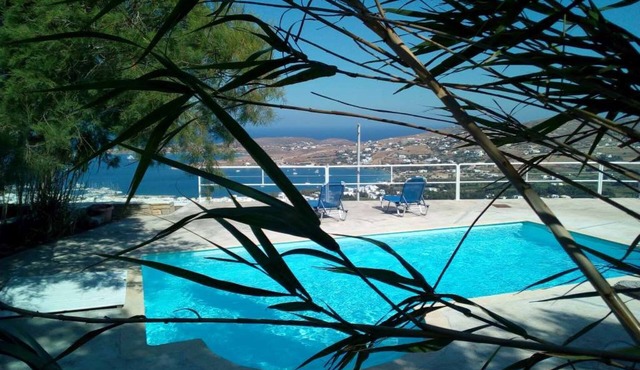 Semi-detached house on the heights of Parikia - Exceptional view of the Cyclades in Paros