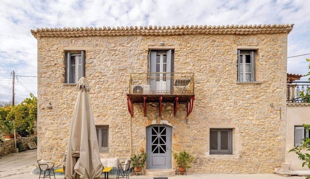 Serenity Villa Retreat in Pidasos