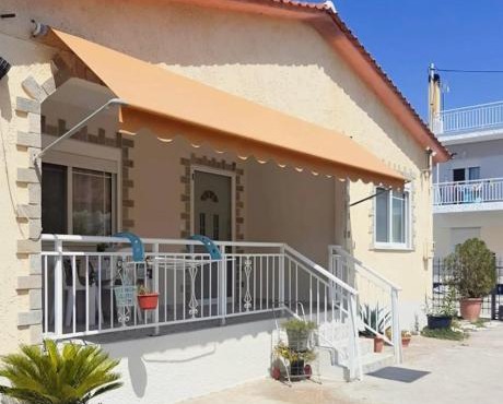 Sia Beach House in Nea Karvali