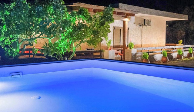 Sinani Villa - Garden Oasis with Private Pool in Ρόδος