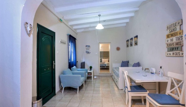 Situated just a few steps behind Levrecchio Beach in Loggos