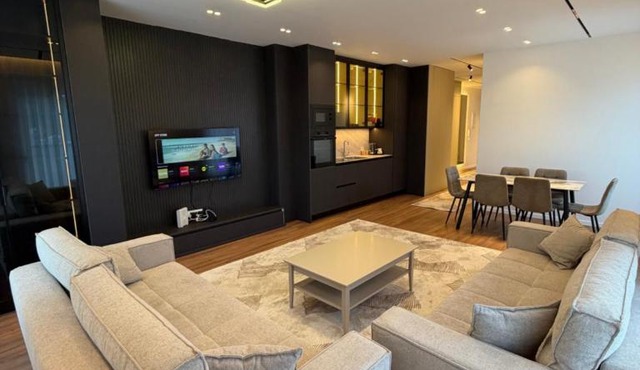 Skyline Penthouse 2