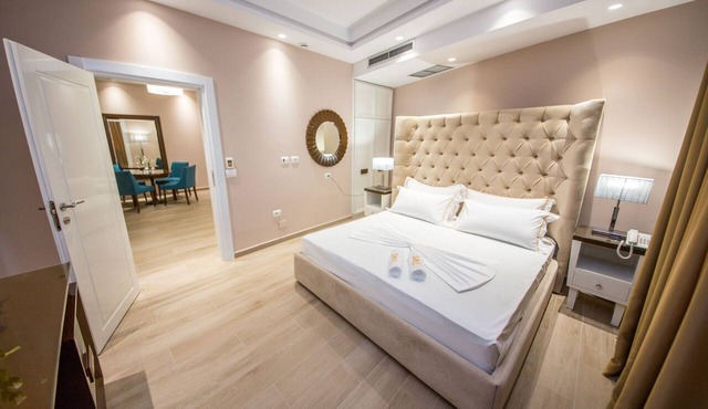 Sole Luna Hotel in Lukovë