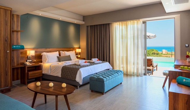 Solimar Aquamarine Resort