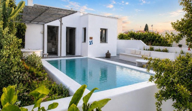 South Grinn - Authentic Greek Living