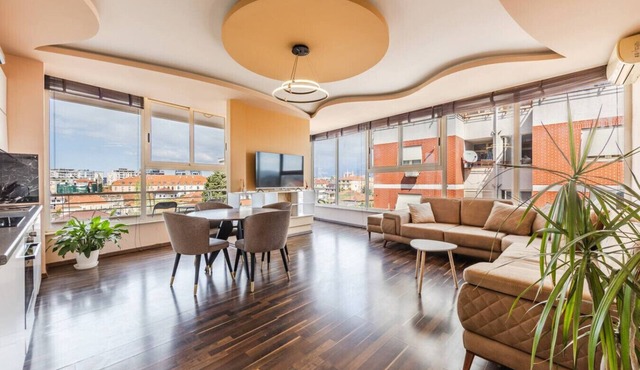 Spacious City-View Apartment Overlooking Shkodër