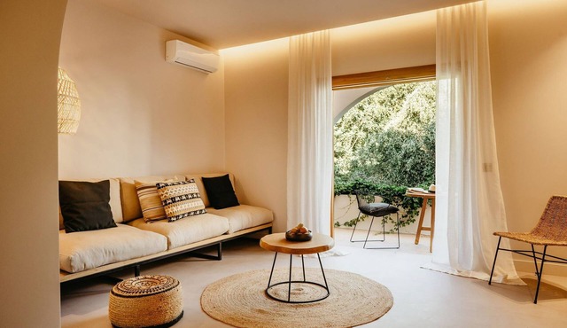 Splendid Crete Hotel | Suite Natural | Prime Location | Private Balcony