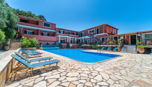 Studio Apartment "Arianna Studio Ground Floor 6" with Sea View, Shared Pool & Wi-Fi