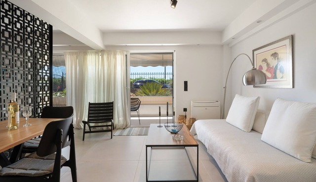 Studio Apartment 'Athens-riviera in Front' with Sea View, Wi-Fi and Air Conditioning