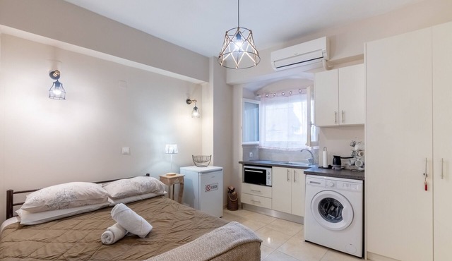 Studio Apartment 'Dora's Apartments 1' with Wi-Fi and Air Conditioning in Corfu