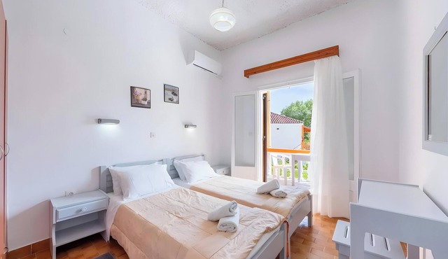 Studio Apartment 'Maltas 6' with Shared Terrace, Wi-Fi and Air Conditioning in Corfu