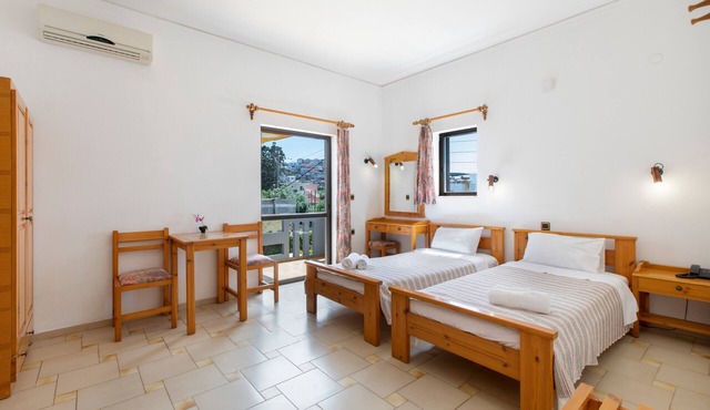 Studio Apartment 'Popi Budget 2 Adults' with Mountain View, Wi-Fi and Air Conditioning