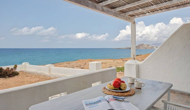 Studio 'Thalassa Suite 2' with Sea View and Shared Pool in Αρκάσα