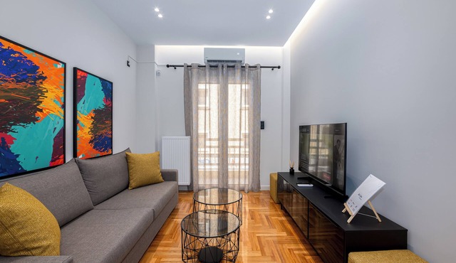 Stylish 2BR flat near hospital & Panormou metro station in Athina