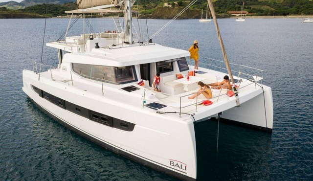 Sun-Kissed Sailing Adventure in the Saronic Islands