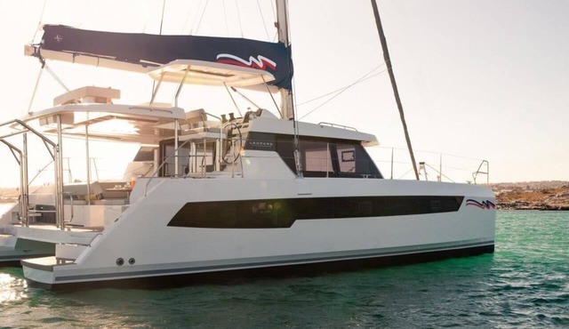 Sun-Kissed Sailing Adventure in Islas Sarónicas