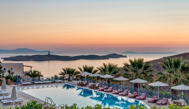 Sunrise Beach Suites in Syros