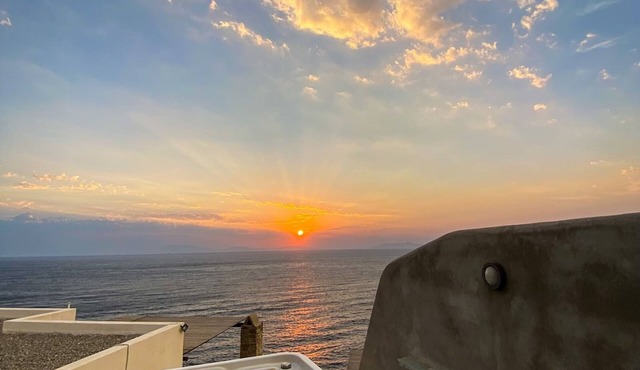 Sunrise stone villa with Jacuzzi