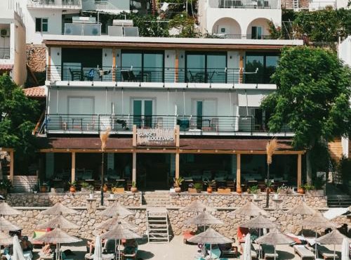 Sunset Boulevard Beach Hotel