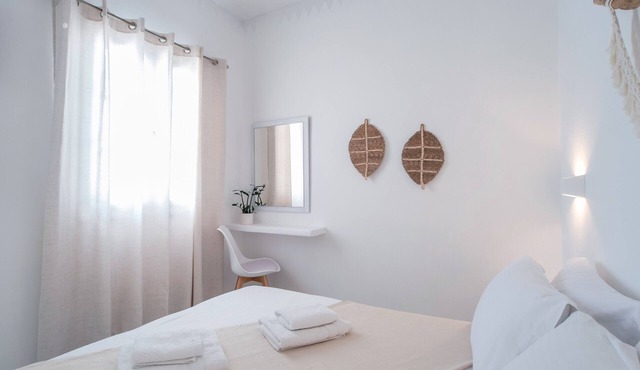 Superior Ground Floor 1-Bedroom Apartment with Garden View in Mikri Vigla