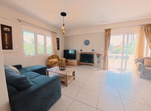 The Bright Villa