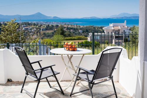 The Olive Yard Retreat, mountain and sea view!