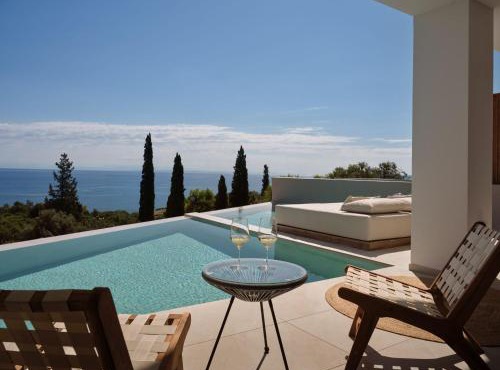 The Sall Complex B - Sea View Suites, by ZanteWize