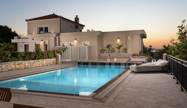 Theros Retreat Chania