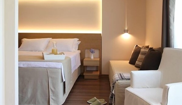 Theta Hotel