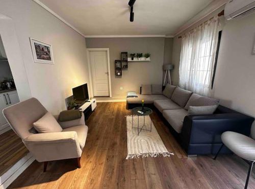 Top Location 3-Floor Villa with 6 bedrooms in Tirana