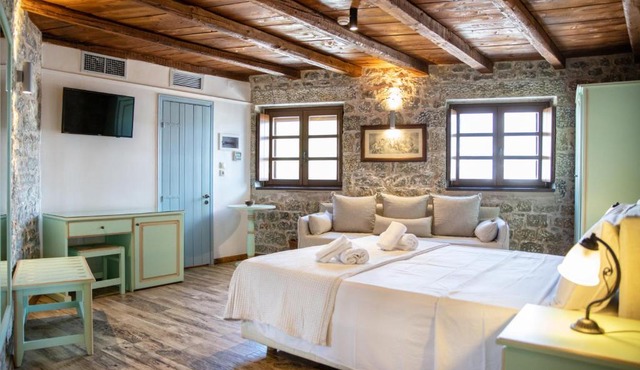Trapela Areopolis, Boutique Hotel